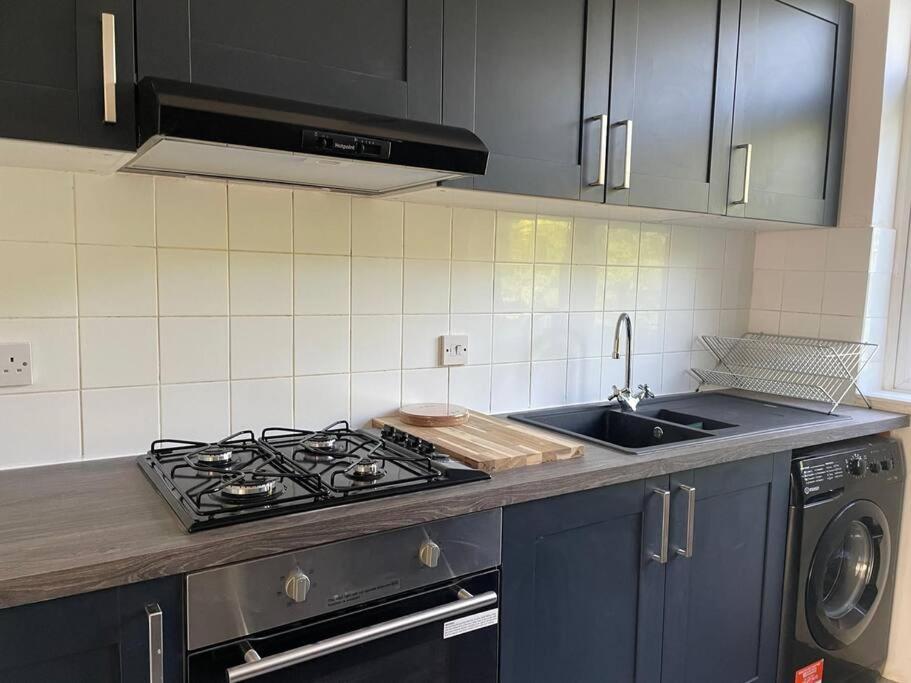 5 Bed 5Mins From Wembley Stadium Londres Exterior foto